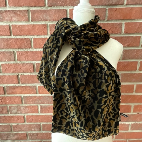 Kenneth Cole Silk Rayon Velvet Leopard Print Black Brown  Scarf 10”x60”NWOT - Picture 1 of 8